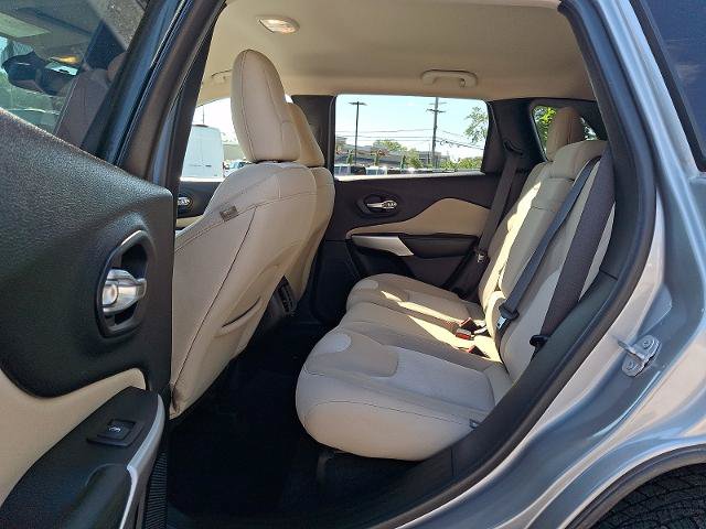 Used 2017 Jeep Cherokee Sport AWD/4WD image 10
