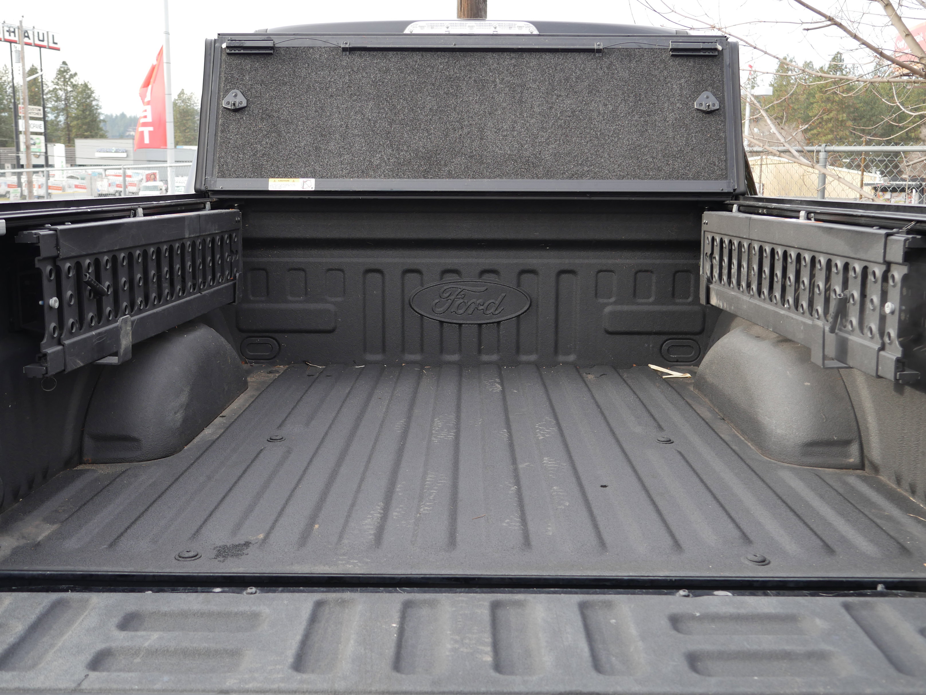 Certified 2017 Ford F150 Raptor w/ Equipment Group 802A Luxury image 28