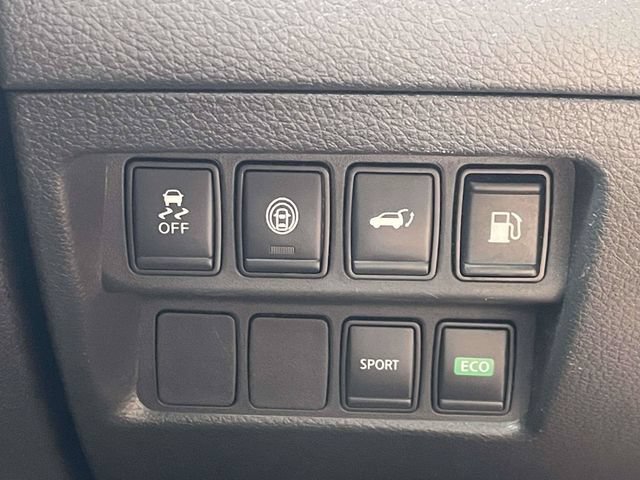 Used 2020 Nissan Rogue SV FWD image 16