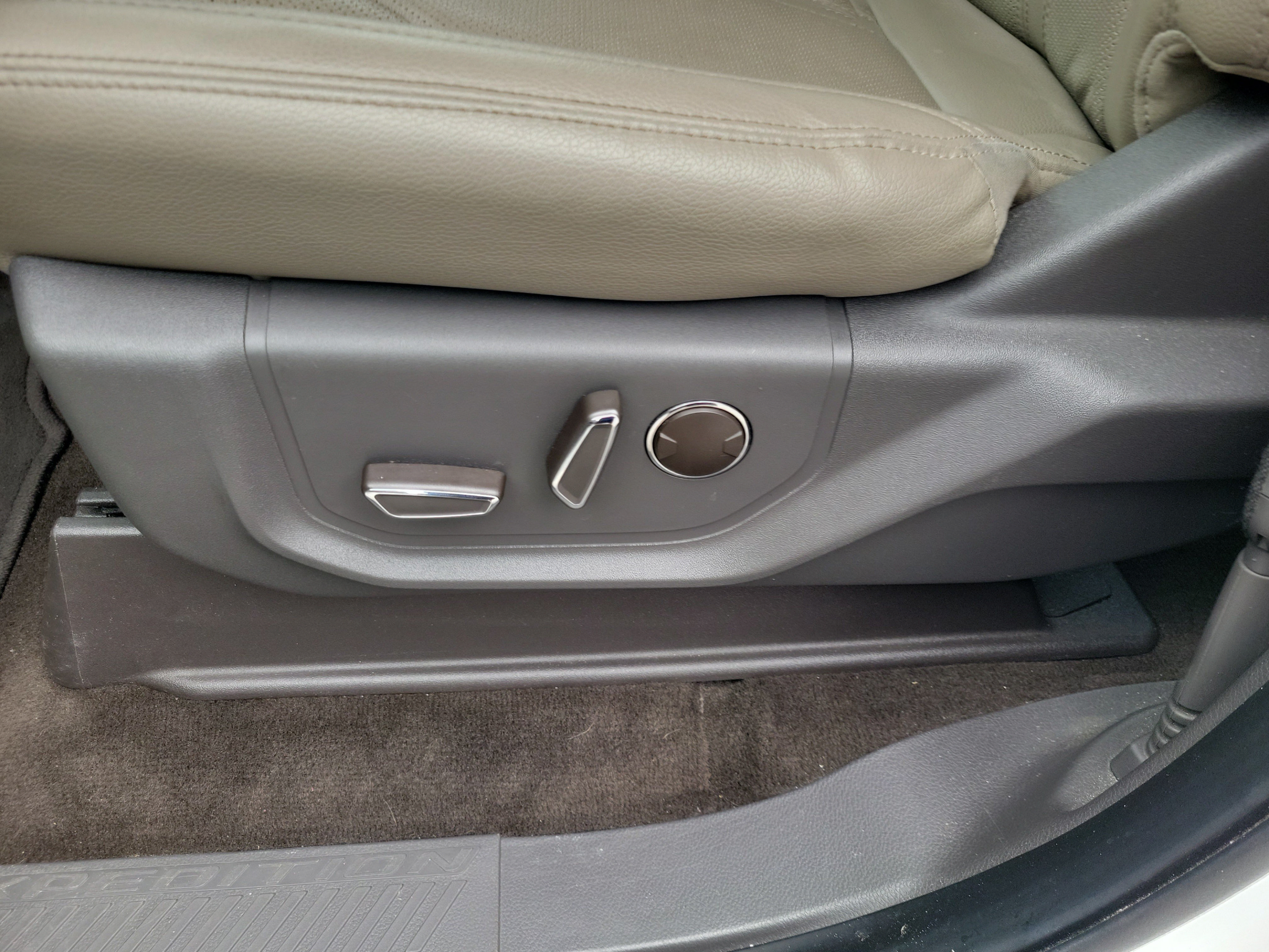Certified 2021 Ford Expedition Max Limited RWD image 18