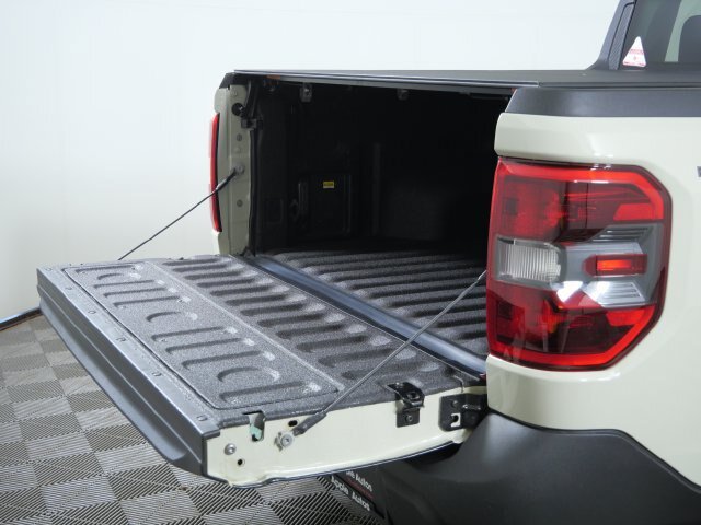 Certified 2024 Ford Maverick Tremor w/ Tremor Off-Road Package AWD/4WD image 9