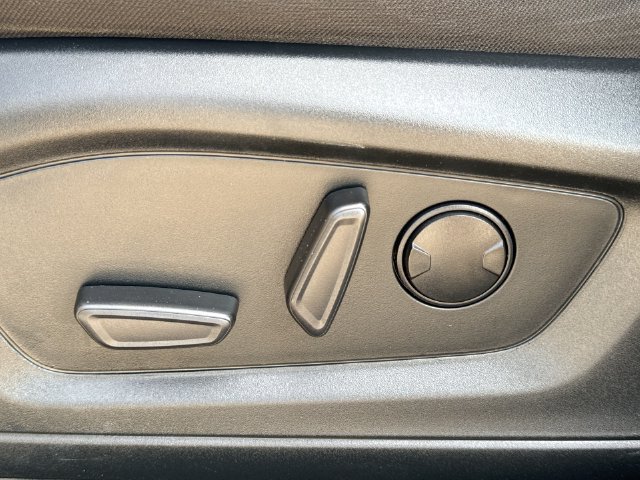 Certified 2023 Ford Explorer XLT RWD image 12