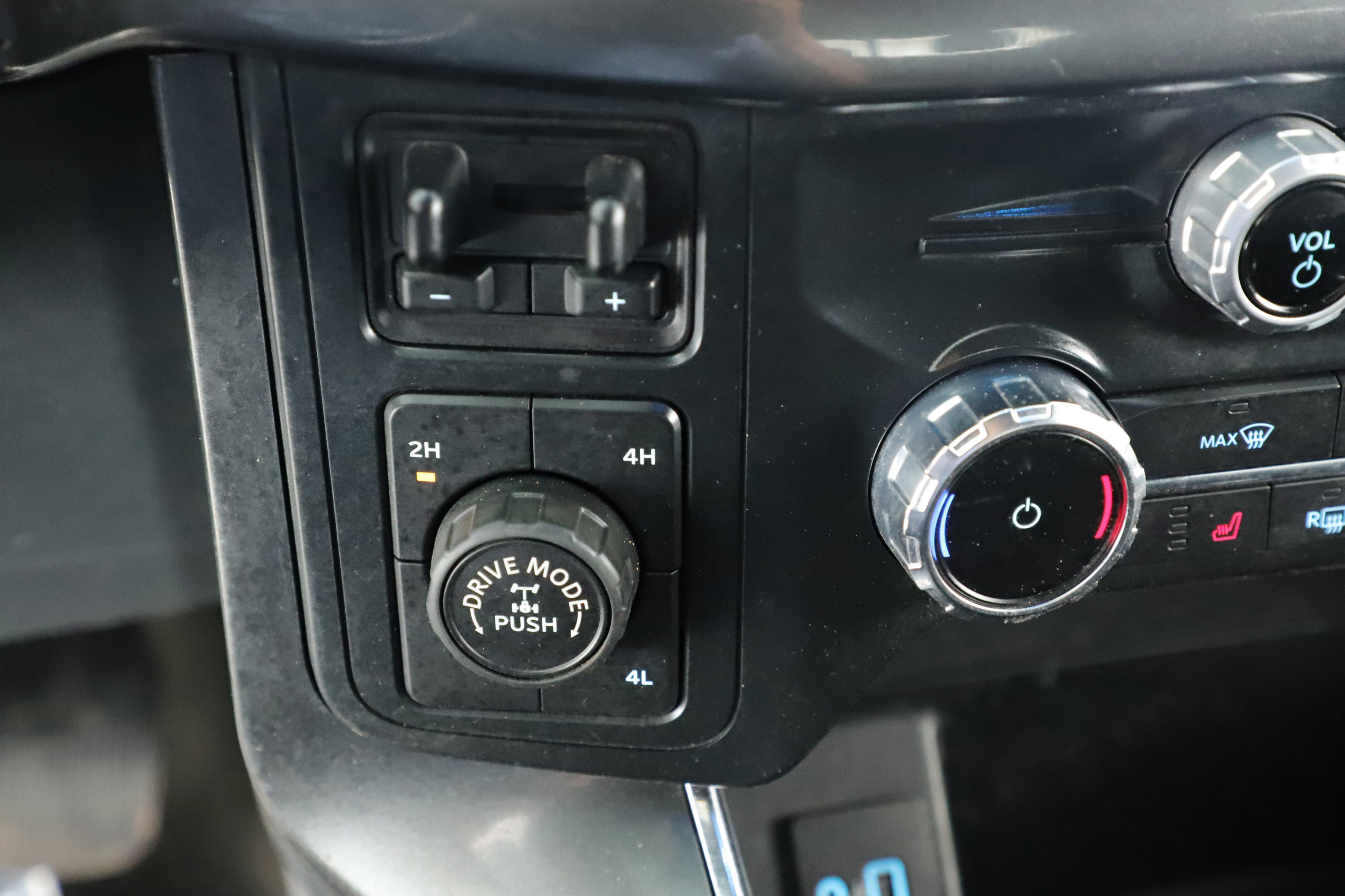 Certified 2022 Ford F150 XLT w/ Equipment Group 302A High image 19