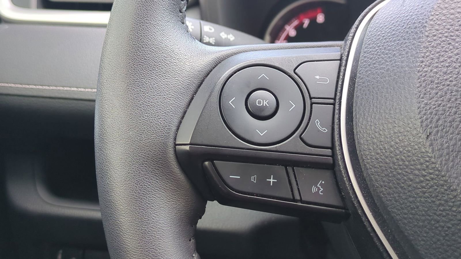 Used 2023 Toyota RAV4 XLE image 25