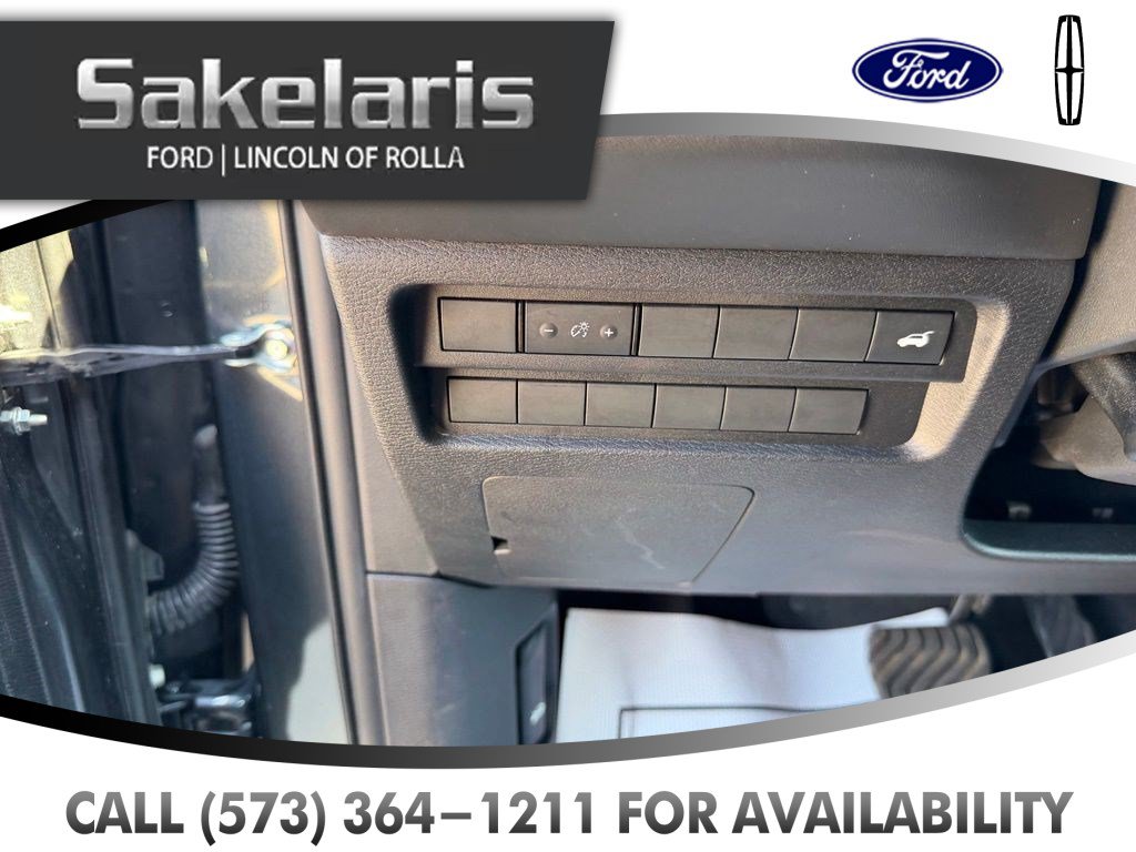 Used 2025 Mitsubishi Outlander AWD image 14