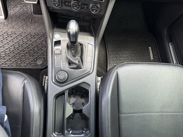 Used 2020 Volkswagen Tiguan SE R-Line AWD/4WD image 23