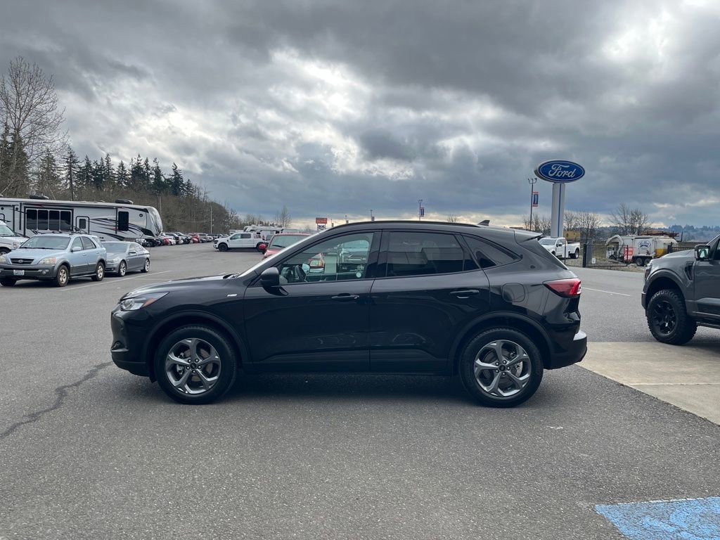 Certified 2025 Ford Escape ST-Line image 3