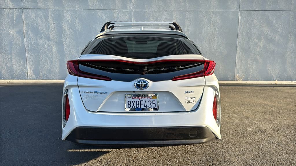 Used 2021 Toyota Prius Prime XLE image 2