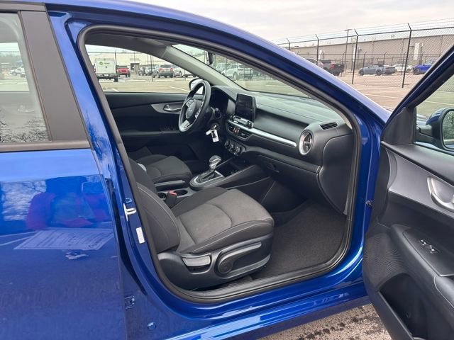Used 2024 Kia Forte LXS w/ LXS Technology Package image 8