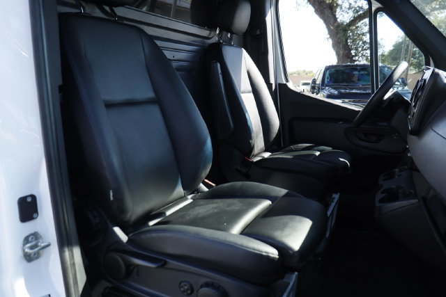 Used 2024 Mercedes-Benz Sprinter 2500 image 28