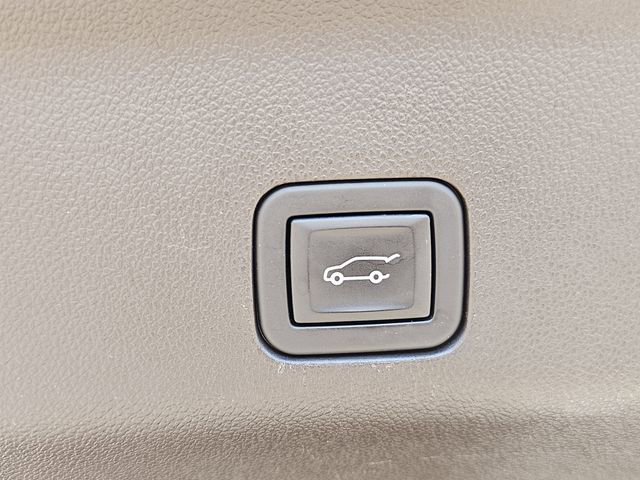 Used 2024 Chevrolet Suburban LT image 31