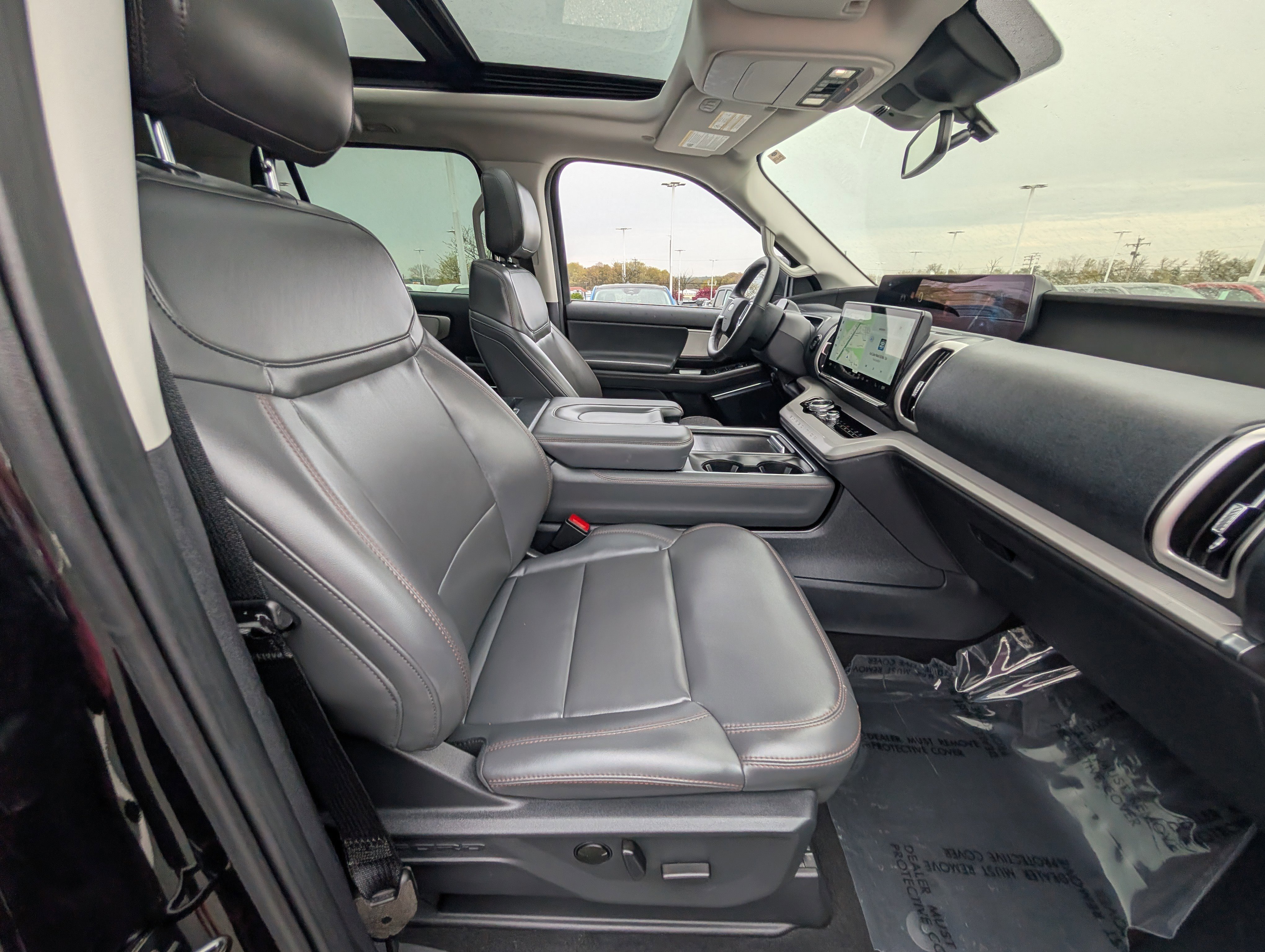 Certified 2025 Ford Expedition Active image 10