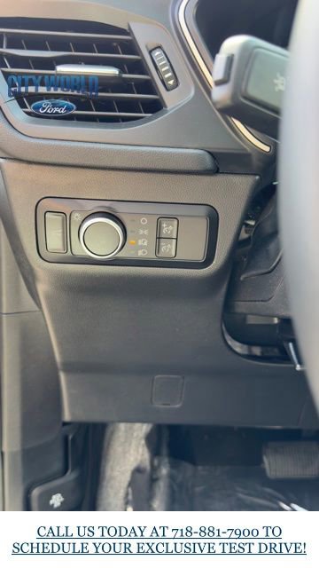 Certified 2022 Ford Escape SE w/ SE Sport Appearance Package AWD/4WD image 8