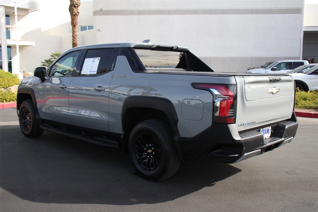 Used 2025 Chevrolet Silverado EV LT image 4