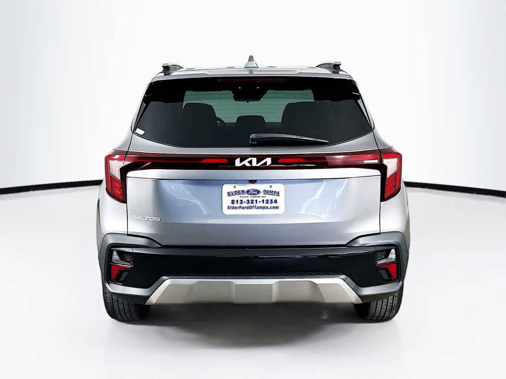 Used 2024 Kia Seltos EX FWD image 5