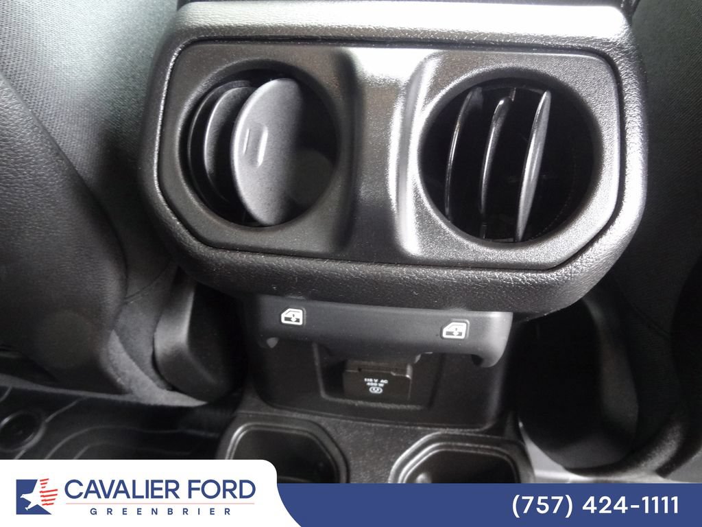 Used 2024 Jeep Gladiator Mojave w/ Technology Group AWD/4WD image 13