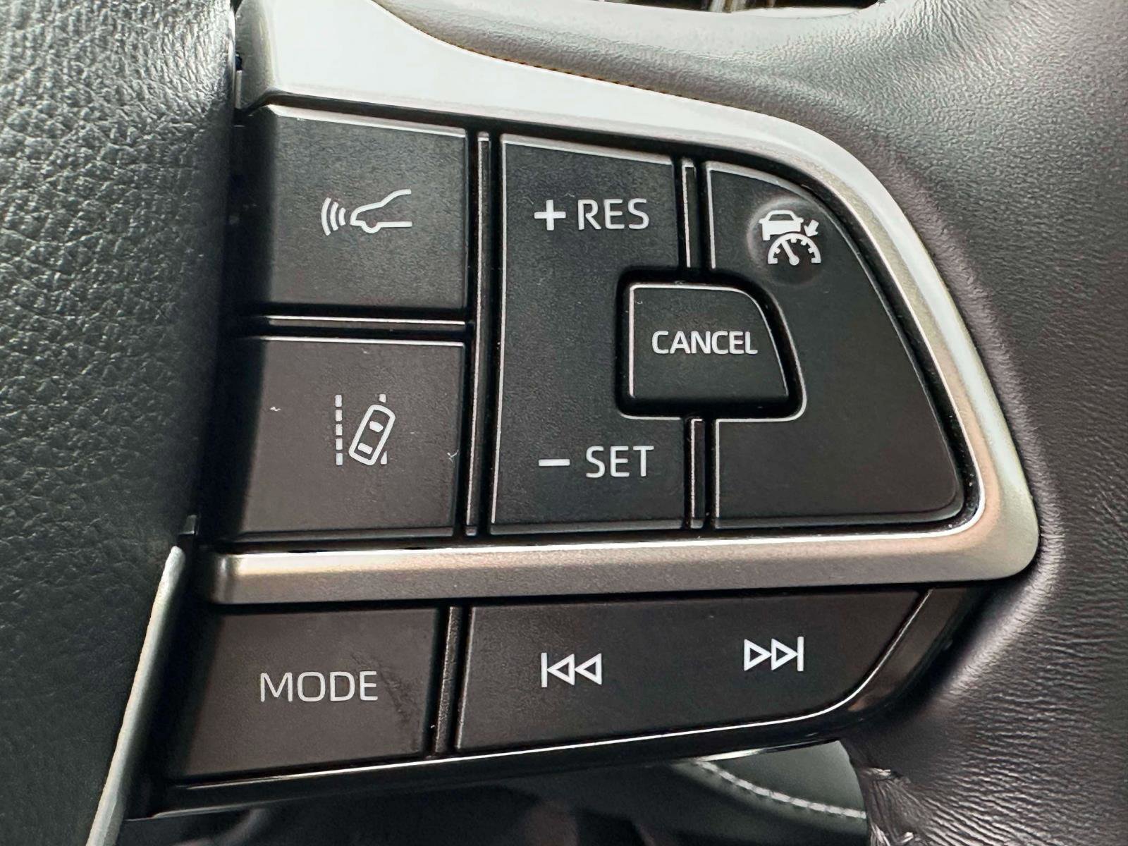 Used 2024 Toyota Highlander XSE image 24