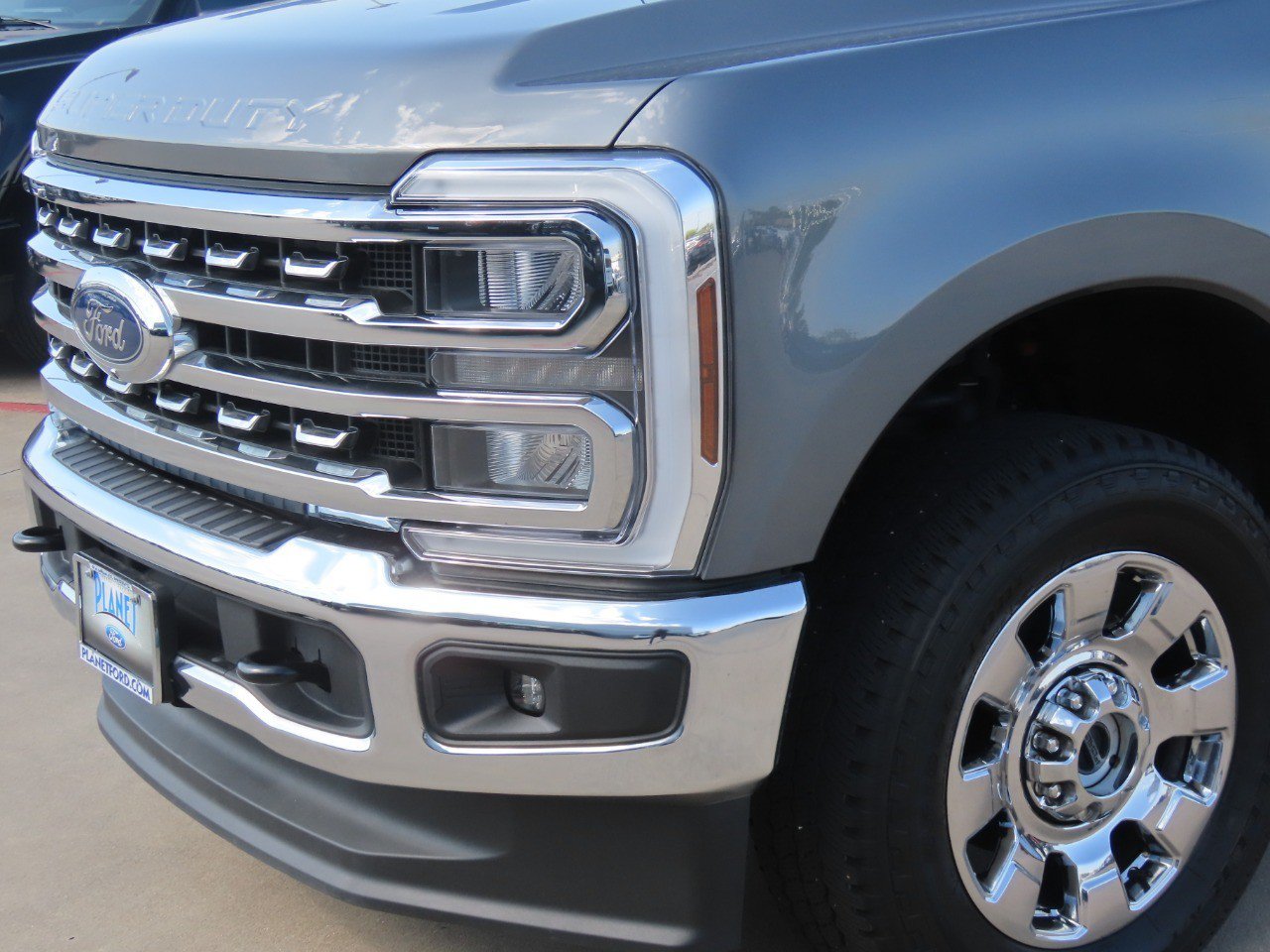Certified 2025 Ford F250 Lariat w/ Chrome Package AWD/4WD image 3