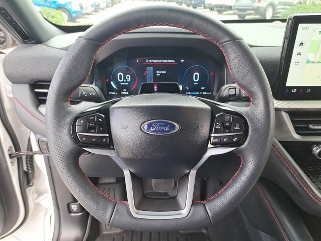 Certified 2025 Ford Explorer ST-Line w/ Premium Package image 26