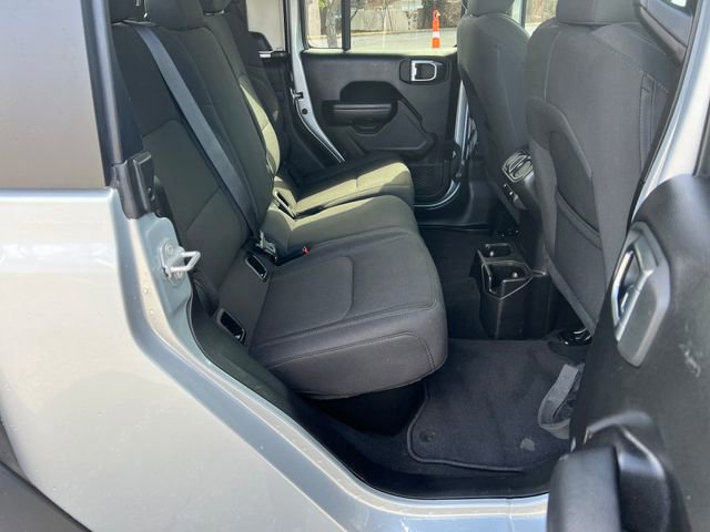 Used 2023 Jeep Gladiator Sport image 32