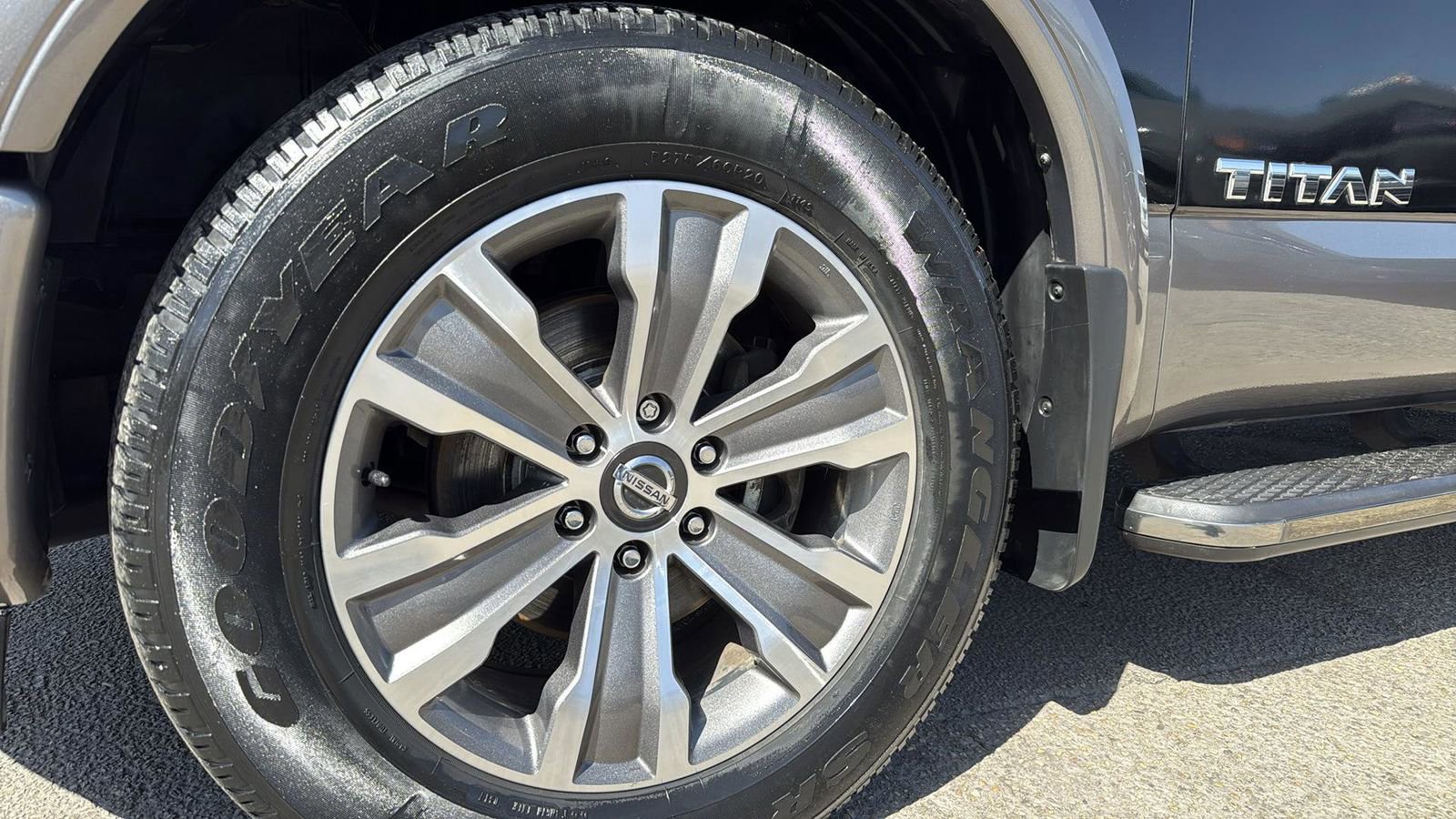 Used 2017 Nissan Titan Platinum Reserve image 6