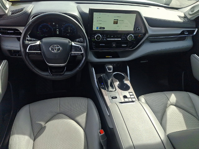 Used 2023 Toyota Highlander Limited AWD/4WD image 12