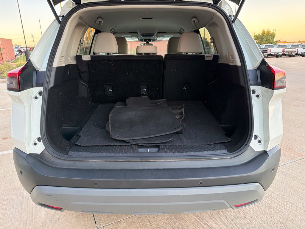 Used 2023 Nissan Rogue SV FWD image 19