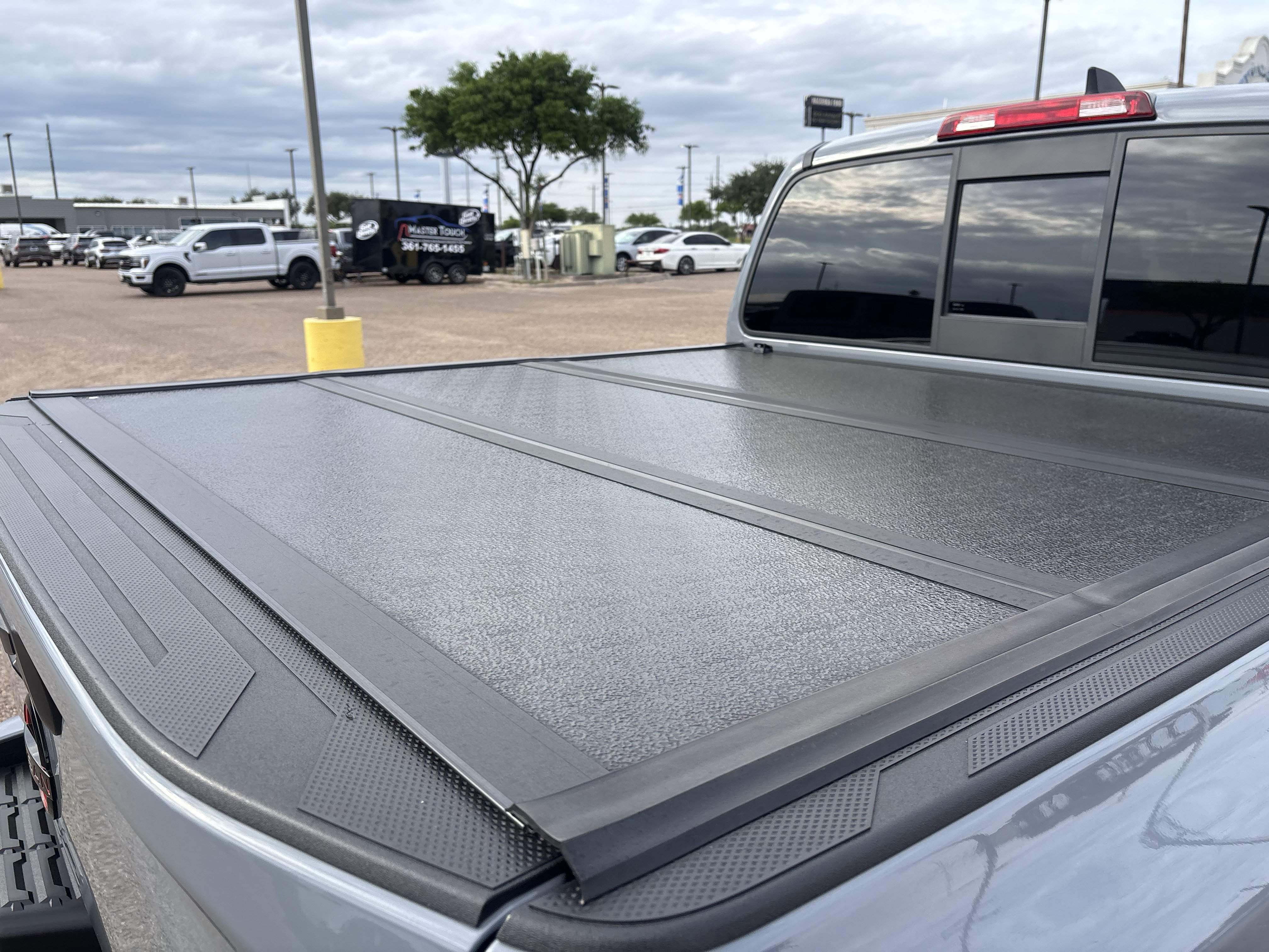 Used 2022 Nissan Frontier Pro-X RWD image 18