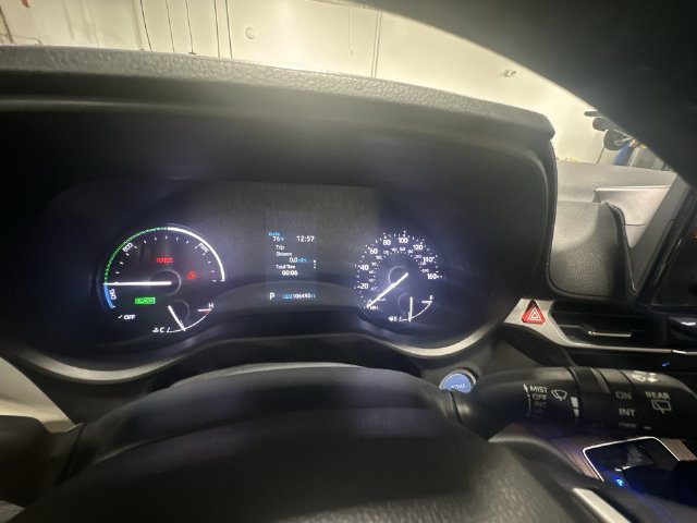 Used 2023 Toyota Sienna XLE FWD image 14