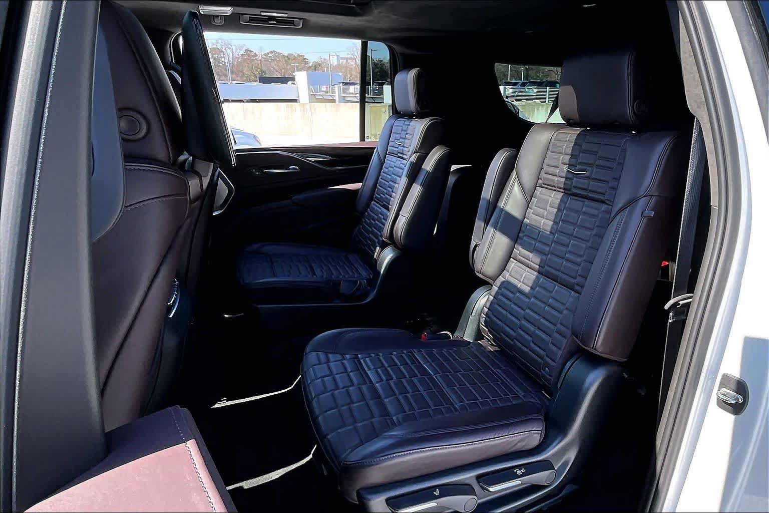 Used 2023 Cadillac Escalade ESV Premium Luxury Platinum w/ LPO, Radiant Package AWD/4WD image 20
