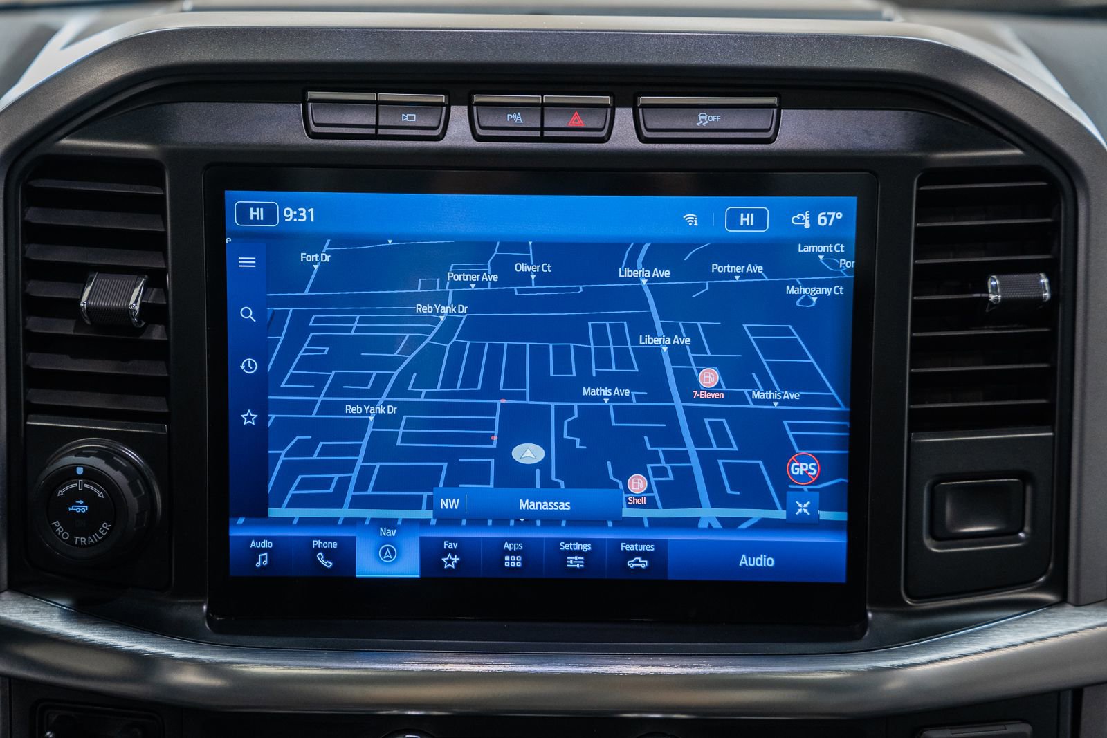 Certified 2022 Ford F150 Lariat w/ Equipment Group 502A High image 28