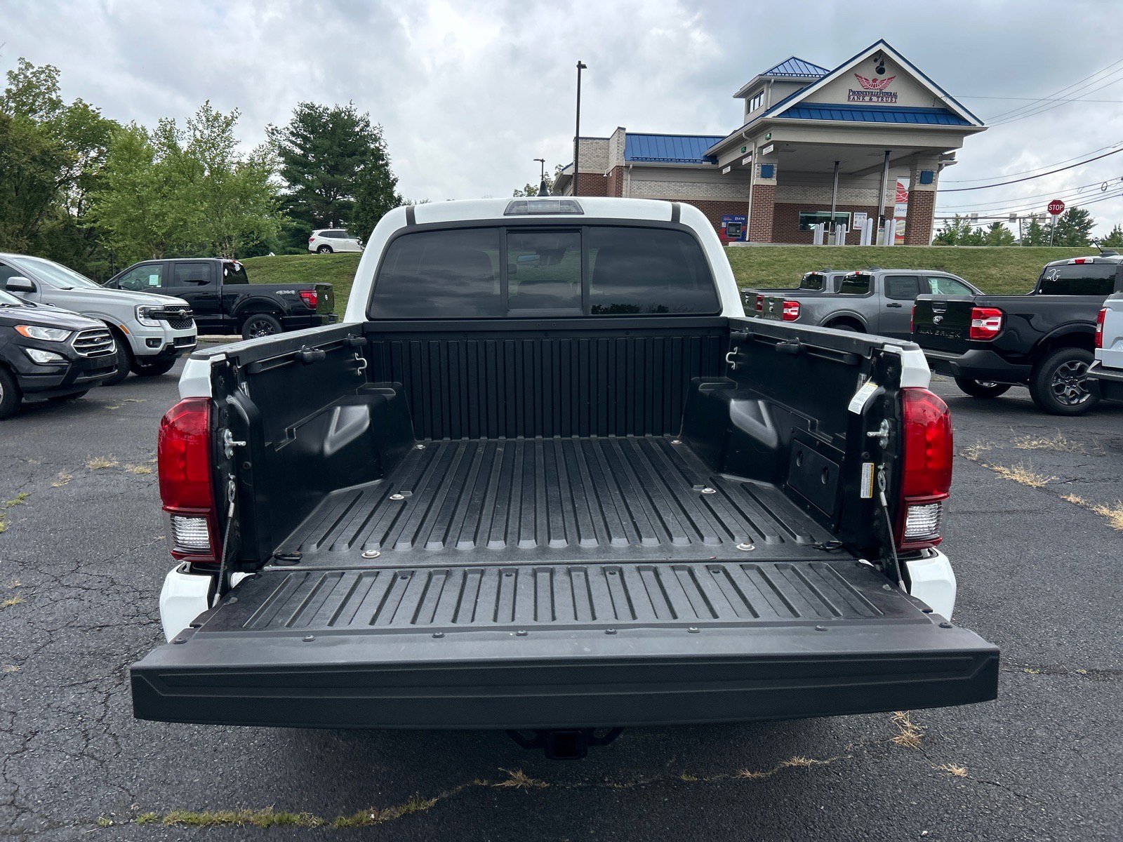 Used 2023 Toyota Tacoma SR AWD/4WD image 13