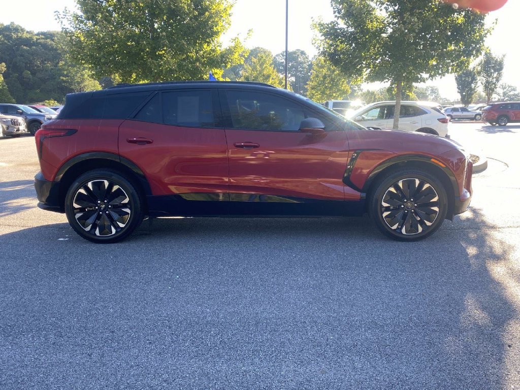 Used 2025 Chevrolet Blazer EV RS AWD/4WD image 2