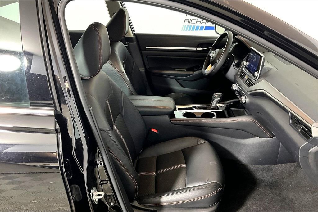 Used 2025 Nissan Altima 2.5 SR image 6