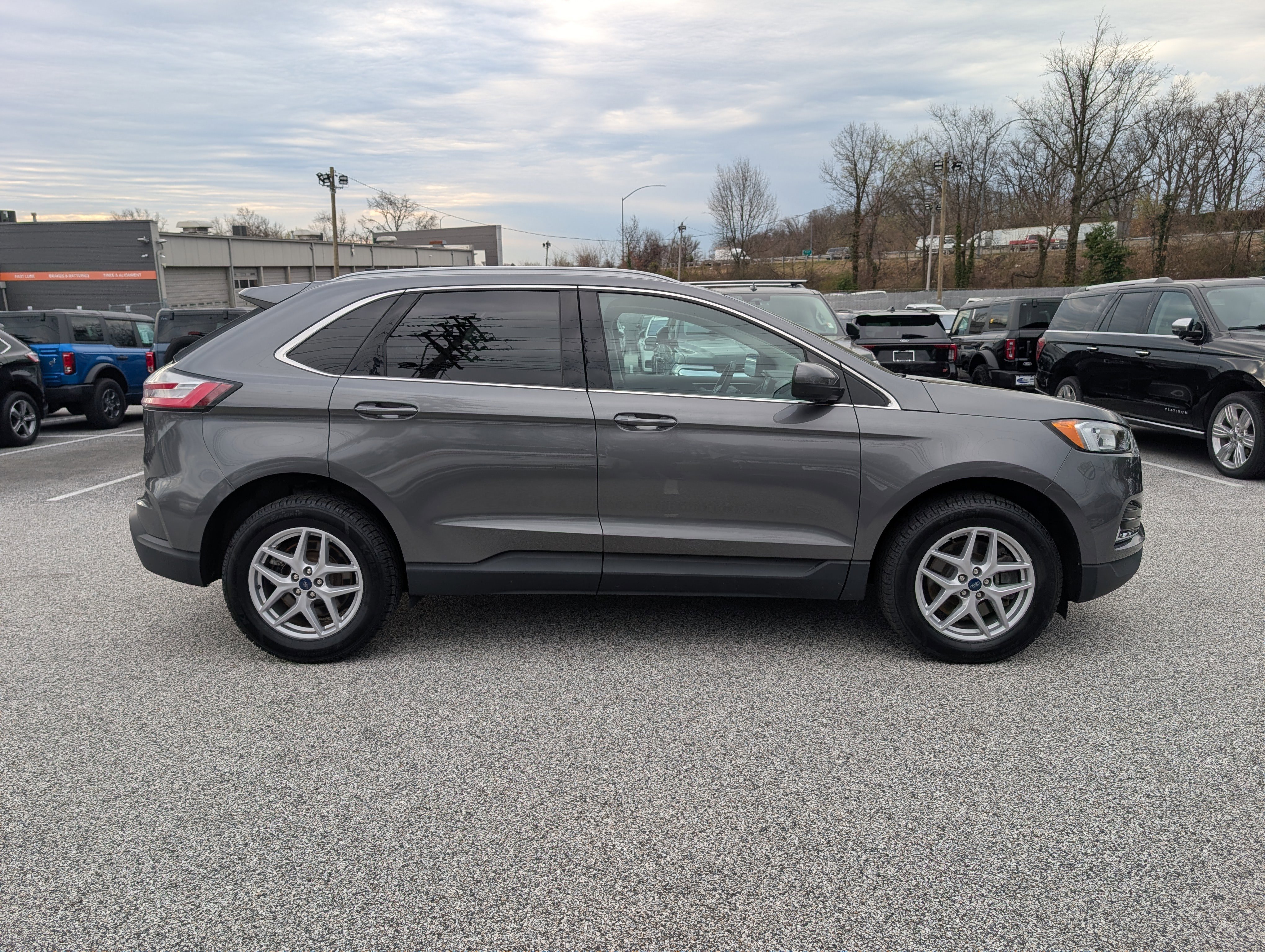 Certified 2022 Ford Edge SEL image 8