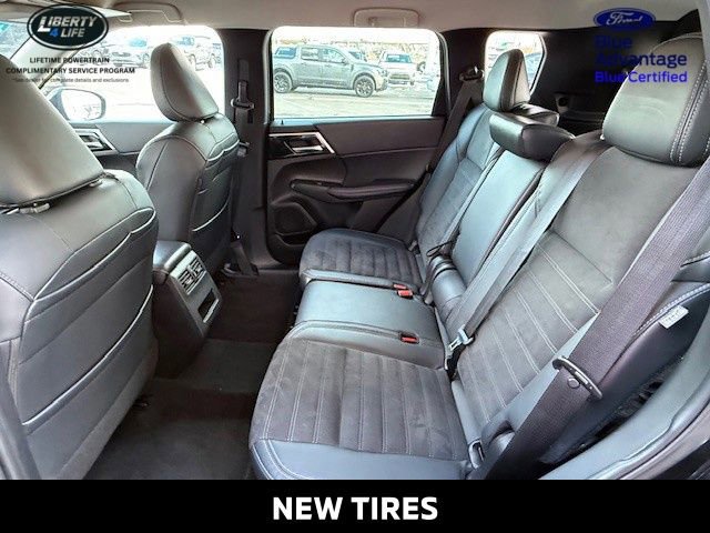 Used 2023 Mitsubishi Outlander SE image 13