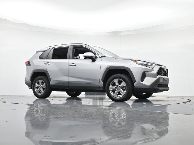 Used 2024 Toyota RAV4 XLE FWD image 34