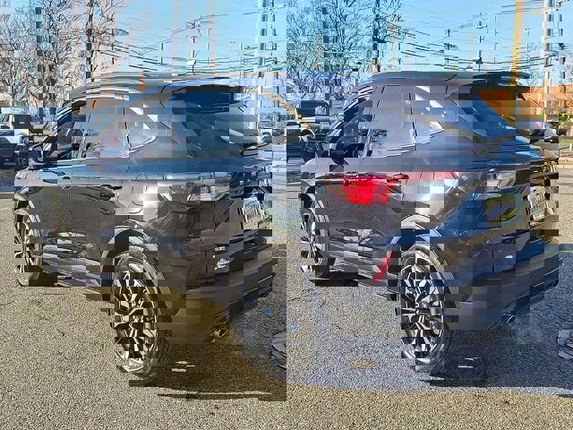 Certified 2022 Ford Escape SE w/ SE Sport Appearance Package image 5