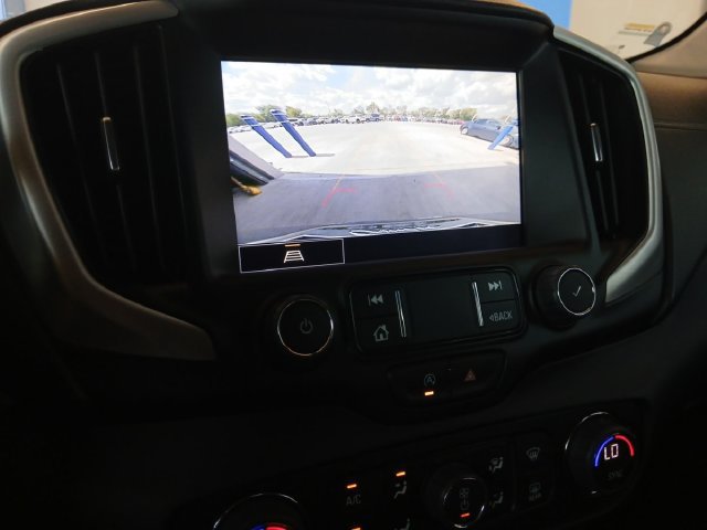 Used 2024 GMC Terrain SLT AWD/4WD image 11