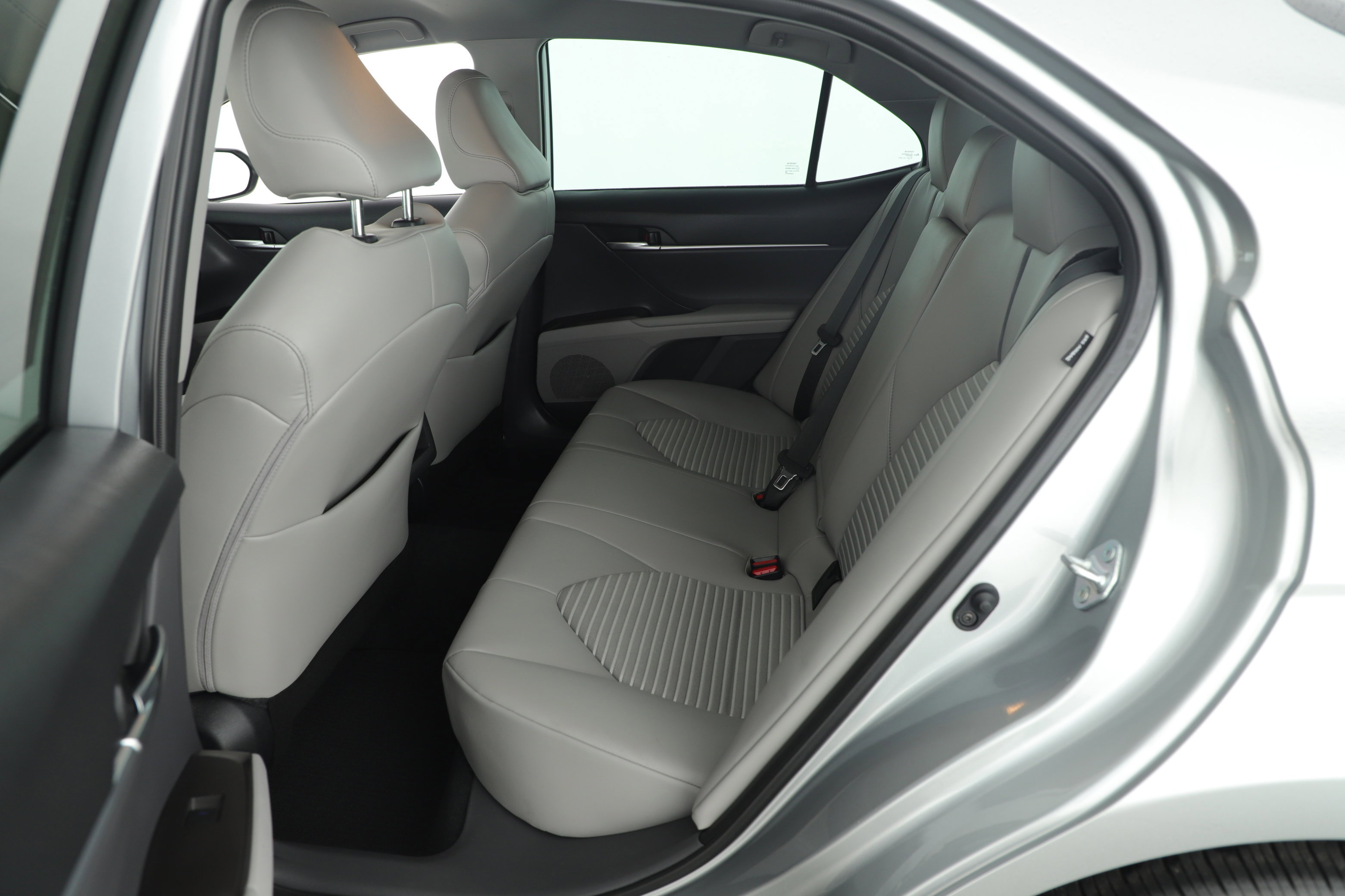 Used 2023 Toyota Camry SE image 11