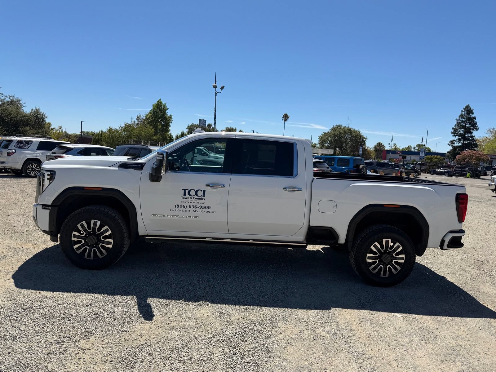 Used 2024 GMC Sierra 3500 Denali Ultimate AWD/4WD image 2