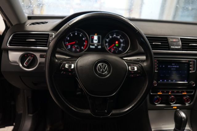 Used 2019 Volkswagen Passat 2.0T Wolfsburg image 20