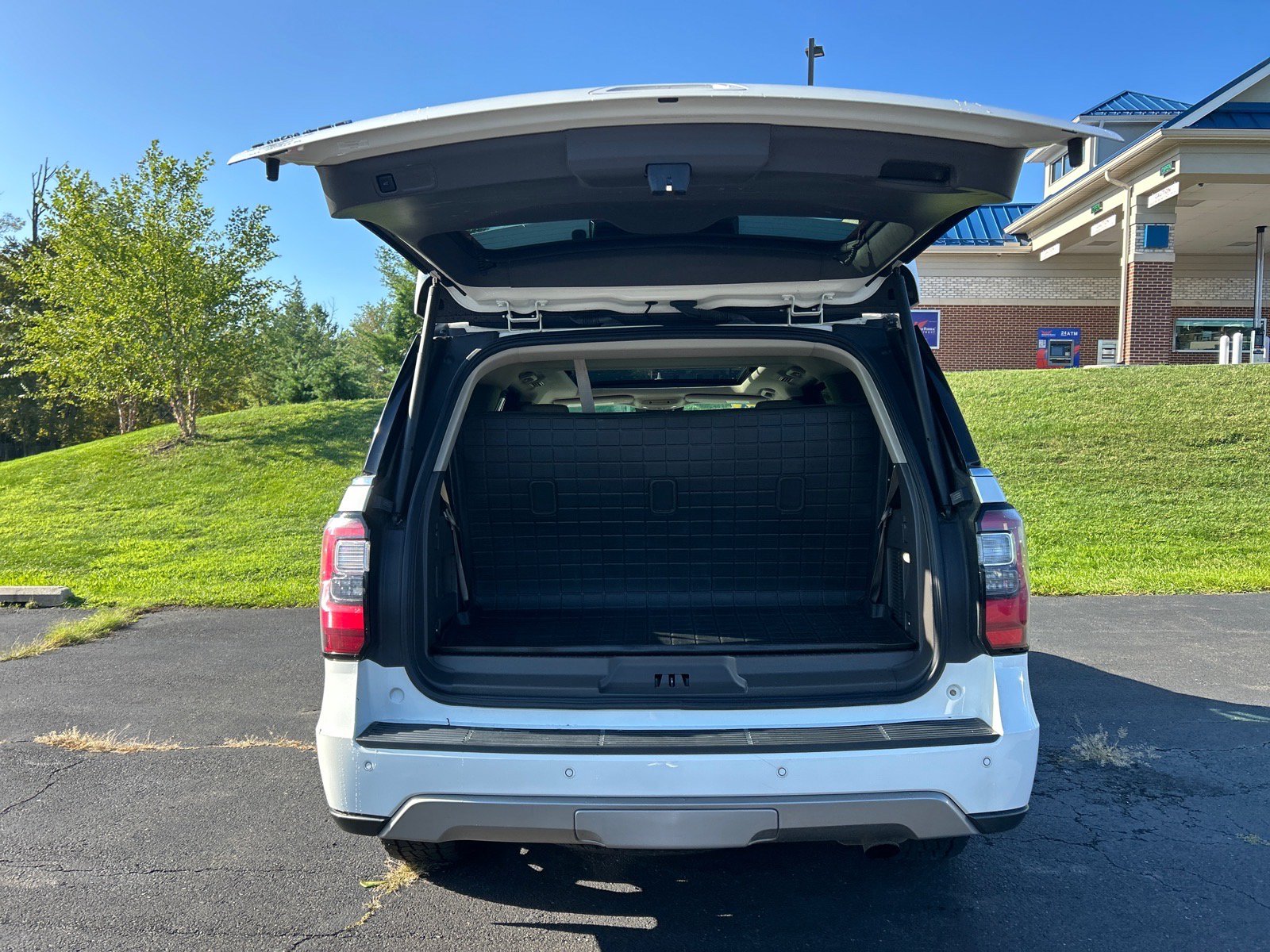 Certified 2021 Ford Expedition Limited AWD/4WD image 14
