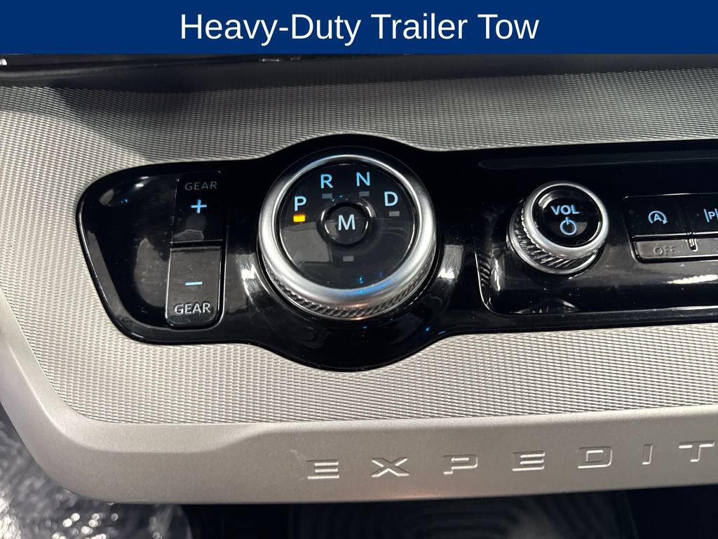 Certified 2025 Ford Expedition Active AWD/4WD image 28