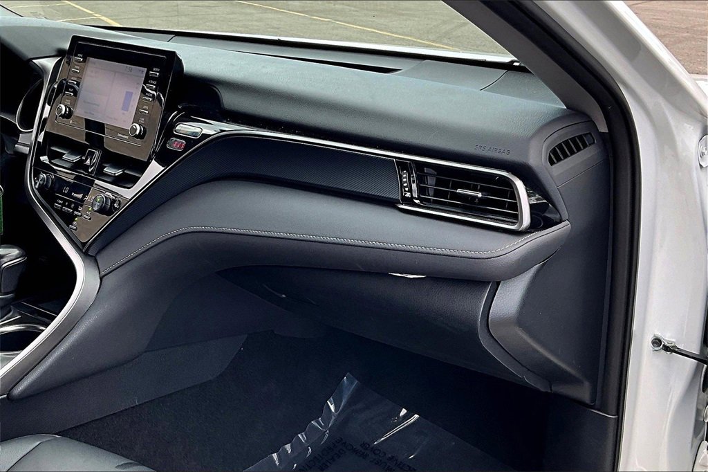 Used 2024 Toyota Camry SE image 15