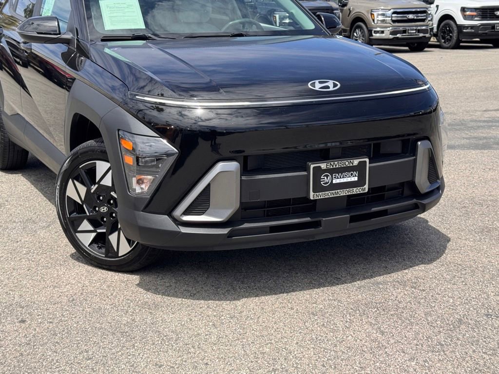 Used 2024 Hyundai Kona SEL AWD/4WD image 3