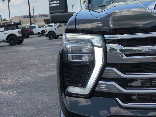 Used 2025 Chevrolet Silverado 3500 High Country w/ High Country Premium Package AWD/4WD image 10