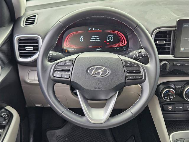 Used 2025 Hyundai Venue SEL FWD image 21