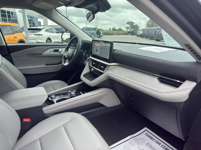 Certified 2025 Ford Explorer Active w/ Active Comfort Package AWD/4WD image 15