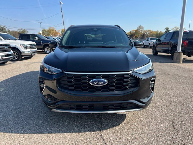 Certified 2023 Ford Escape ST-Line Elite w/ Premium Technology Package AWD/4WD image 2